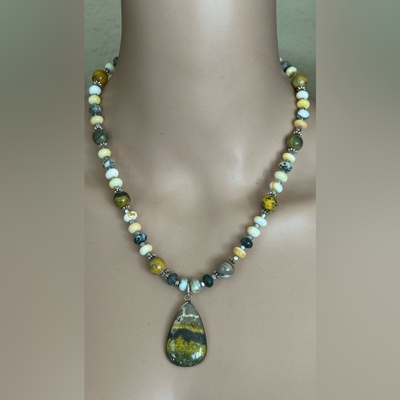 20-1/2 inch Bumblebee Jasper bead necklace NWOT - Picture 1 of 11